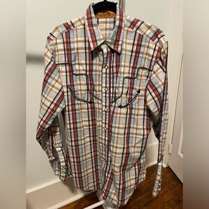 Men’s Large Triangular Pearl Snap Button Down